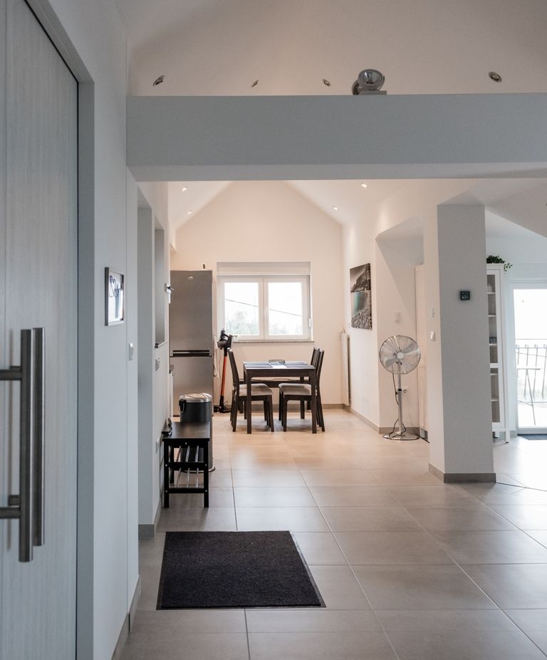 großer Balkon DG